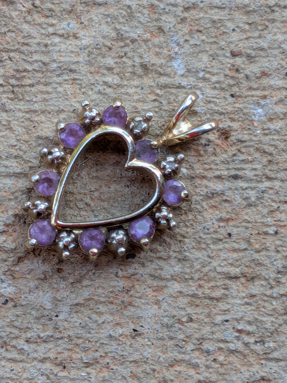 Heart Halo Pendant with Purple Amerhyst Accents 925